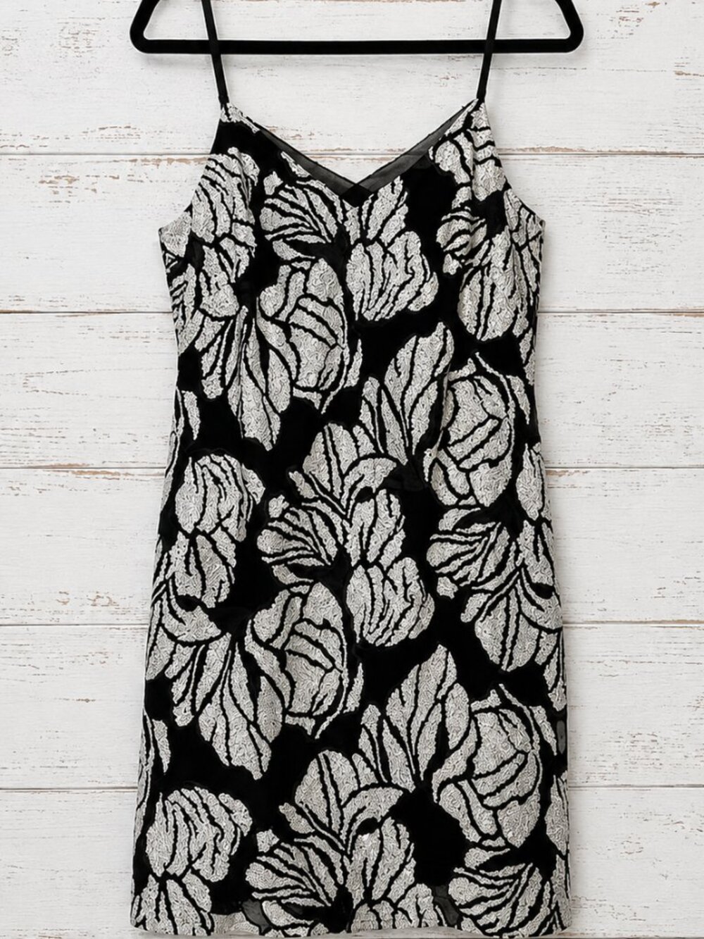 White House Black Market Size 4 Black White Sequin Floral Dress